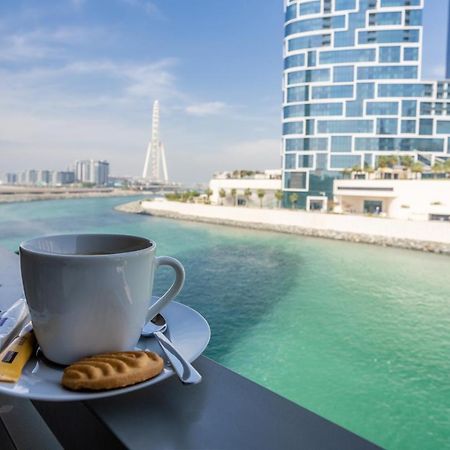 Waves Holiday Home - Waterfront Apartment With Breathtaking Sea Views ดูไบ ภายนอก รูปภาพ