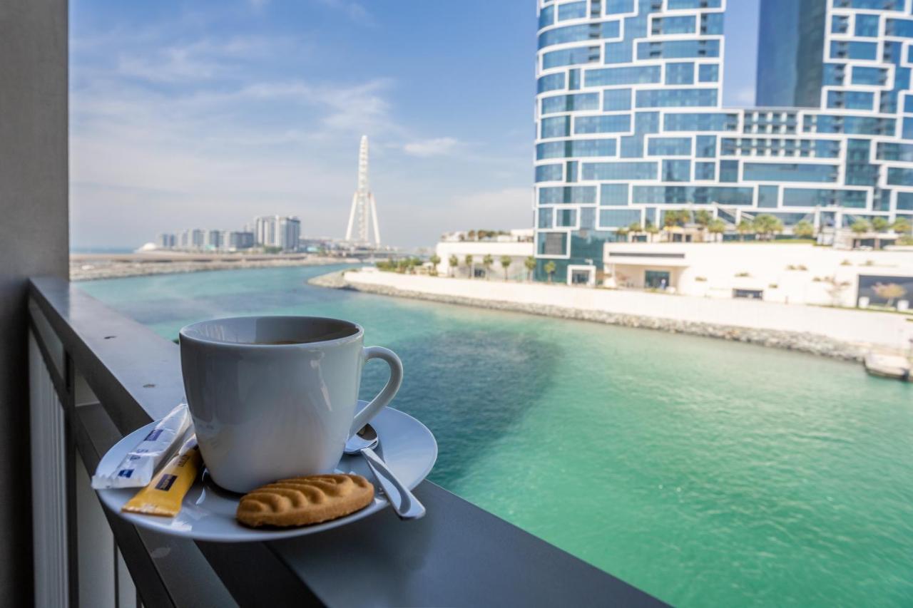 Waves Holiday Home - Waterfront Apartment With Breathtaking Sea Views ดูไบ ภายนอก รูปภาพ
