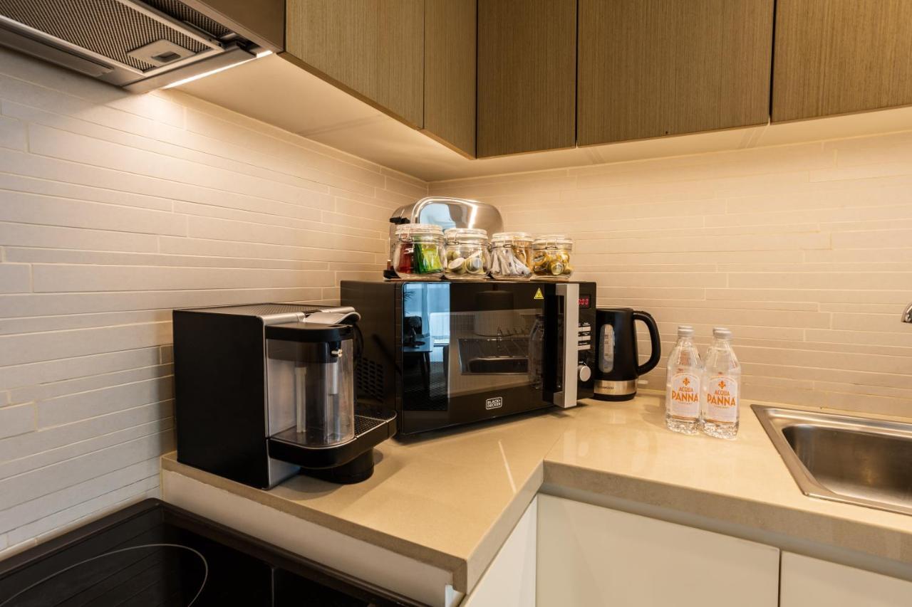 Waves Holiday Home - Waterfront Apartment With Breathtaking Sea Views ดูไบ ภายนอก รูปภาพ