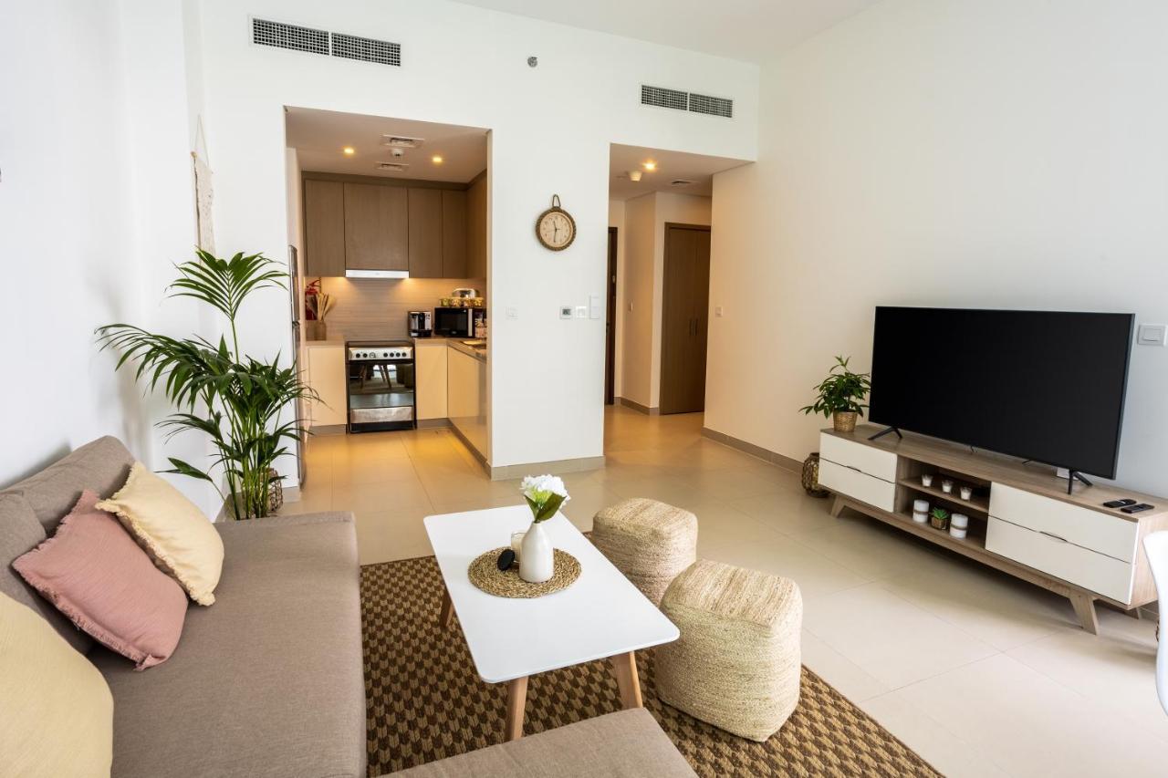 Waves Holiday Home - Waterfront Apartment With Breathtaking Sea Views ดูไบ ภายนอก รูปภาพ