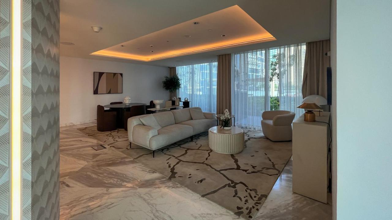 Waves Holiday Home - Waterfront Apartment With Breathtaking Sea Views ดูไบ ภายนอก รูปภาพ
