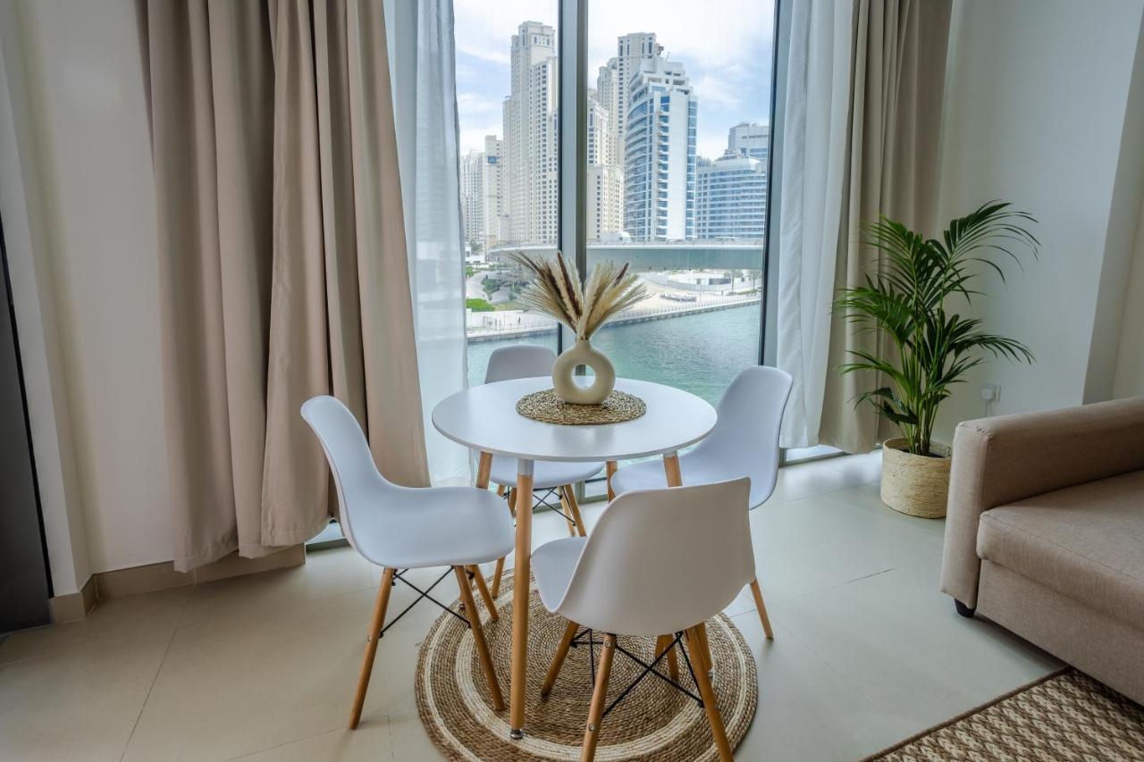 Waves Holiday Home - Waterfront Apartment With Breathtaking Sea Views ดูไบ ภายนอก รูปภาพ