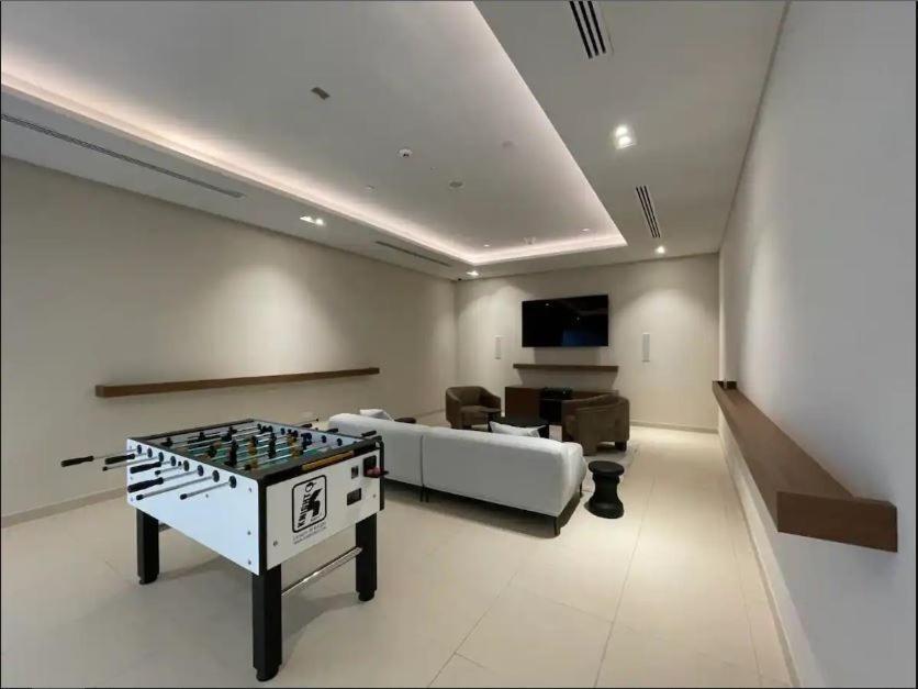 Waves Holiday Home - Waterfront Apartment With Breathtaking Sea Views ดูไบ ภายนอก รูปภาพ
